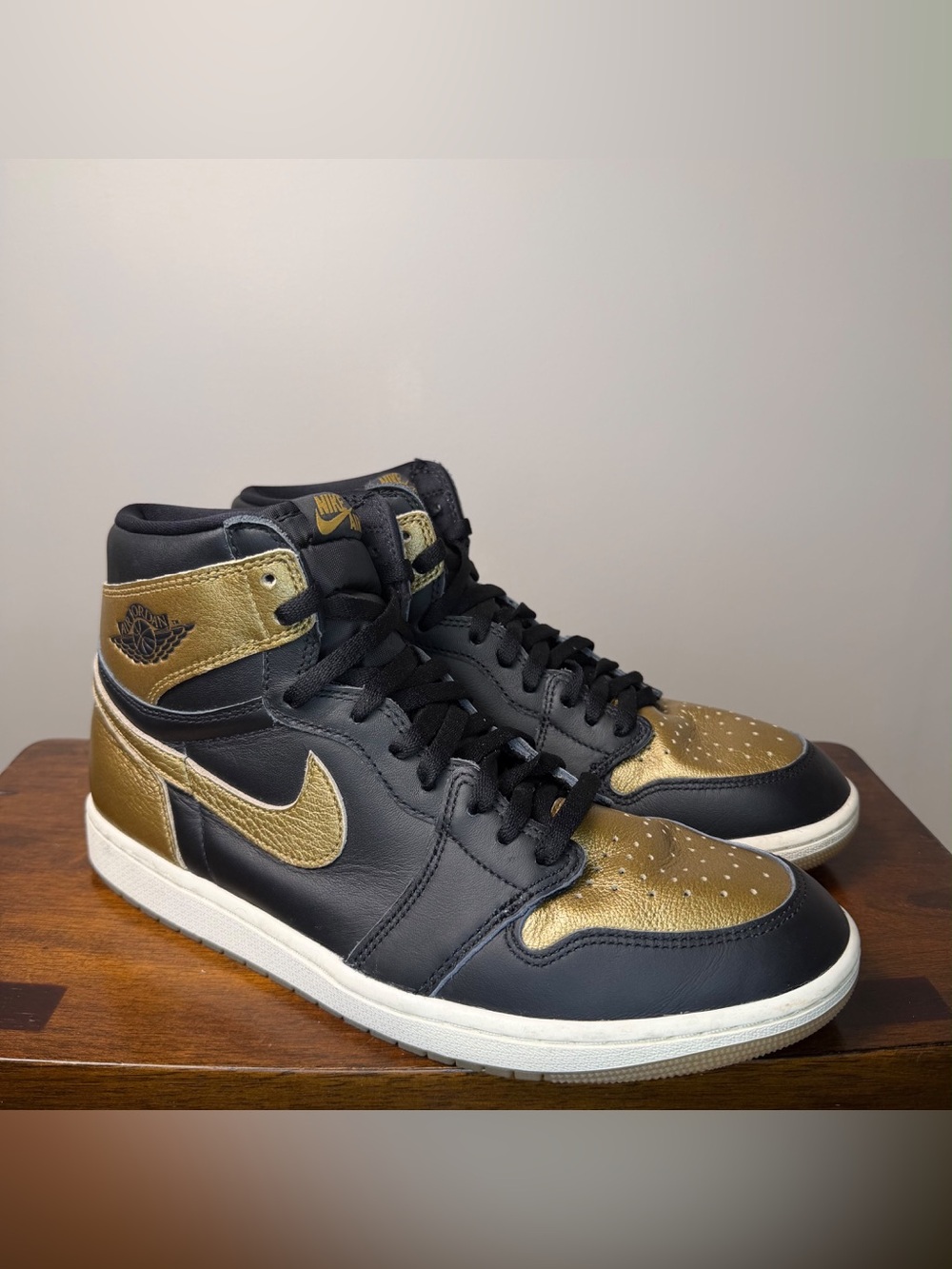 Air Jordan 1 Retro High OG Black Metallic Gold Men’s 11.5 DZ5485-071 Excellent